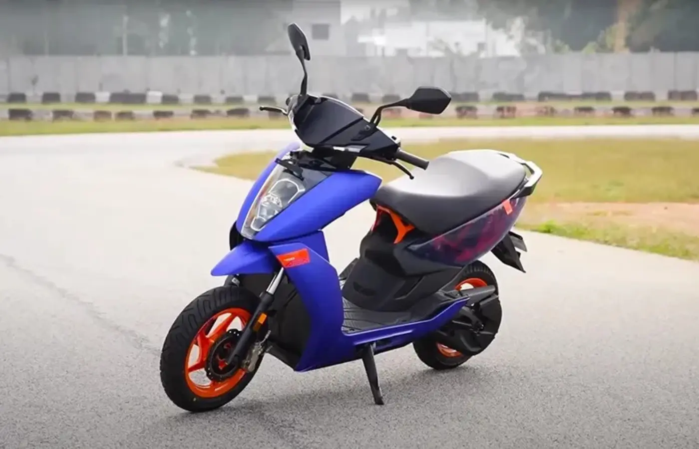 The Ather 450 Apex now features Cruise Control. Featured Image